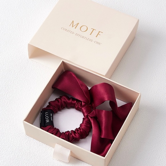 MOTF Silk Hair Band #4 - Picture 2 of 7